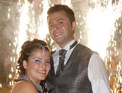FATMA �LE FAT�H EVLEN�YOR